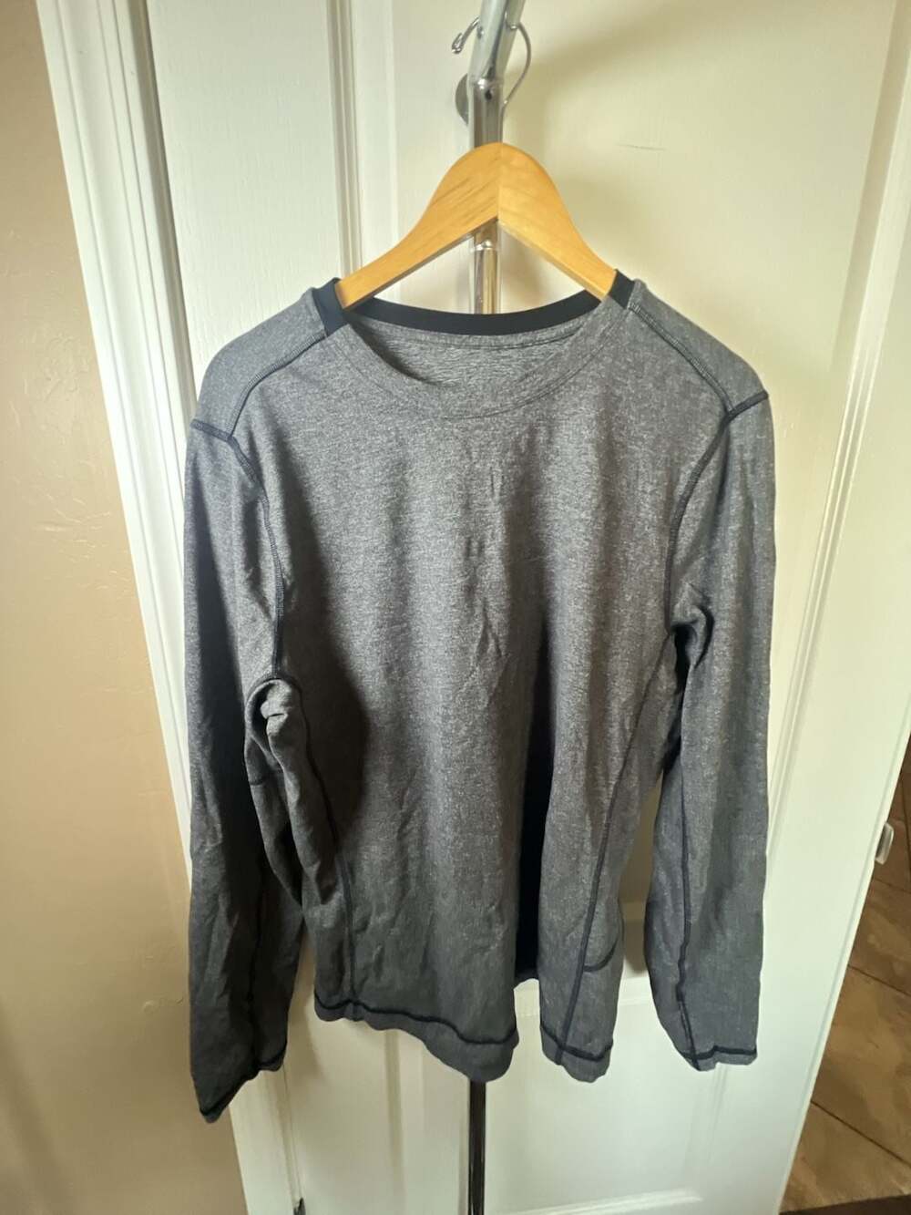 Lululemon Men's Core Crew Long Sleeve Shirt Heathered Black